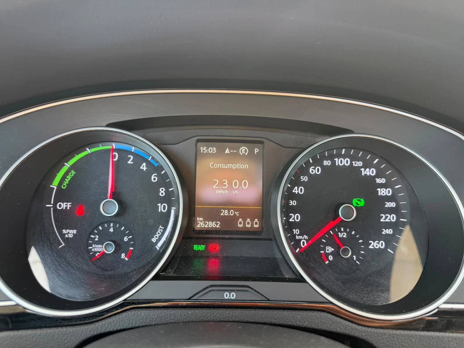 VW Passat / GTE / 1.4I HYBRID / 218 HP / DISTRONIC / PANO / , снимка 16 - Автомобили и джипове - 56129917