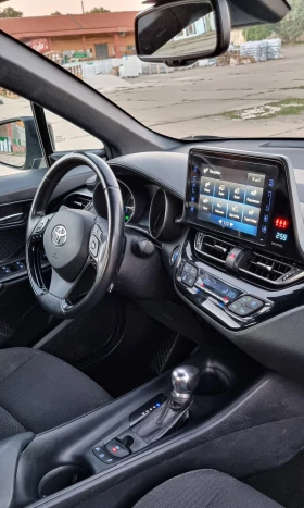 Toyota C-HR 1.8 Hybrid Dynamic | Mobile.bg    16