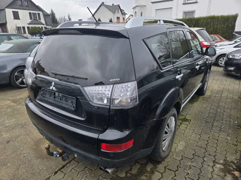 Mitsubishi Outlander, снимка 3 - Автомобили и джипове - 49610722