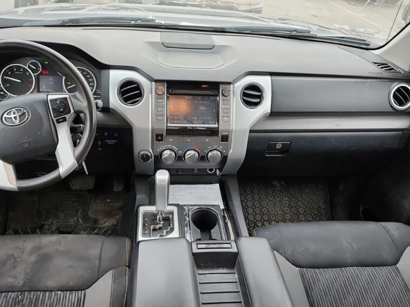 Toyota Tundra * SR5 PLUS CREW CAB STD BED * CARFAX * БЕЗ ПЪРВОНА, снимка 10 - Автомобили и джипове - 52999660