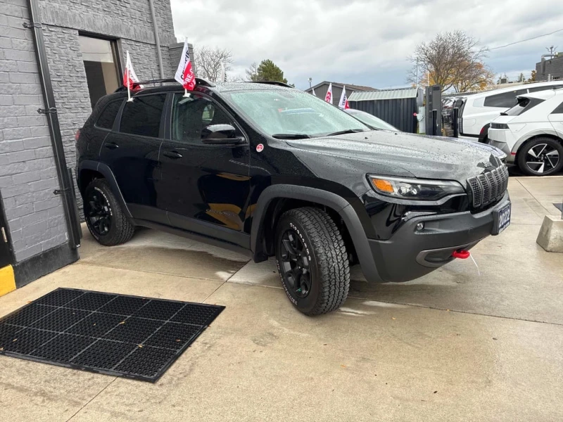 Jeep Cherokee * Trailhawk * CARFAX * ЦЕНА ДО БГ, снимка 3 - Автомобили и джипове - 53463092