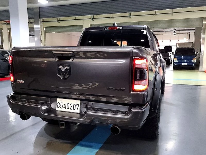 Dodge Ram 5.7 5.7 Automatic, снимка 4 - Автомобили и джипове - 55813819