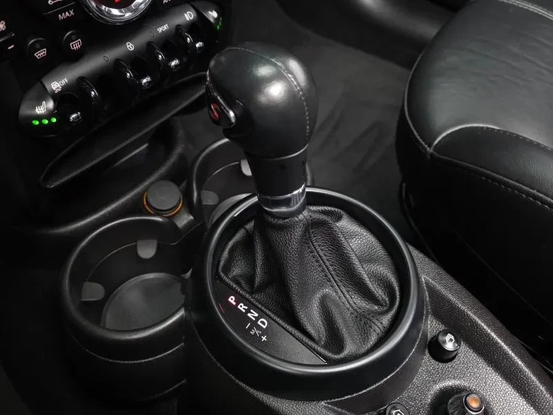 Mini Countryman 2.0D, снимка 9 - Автомобили и джипове - 56324819