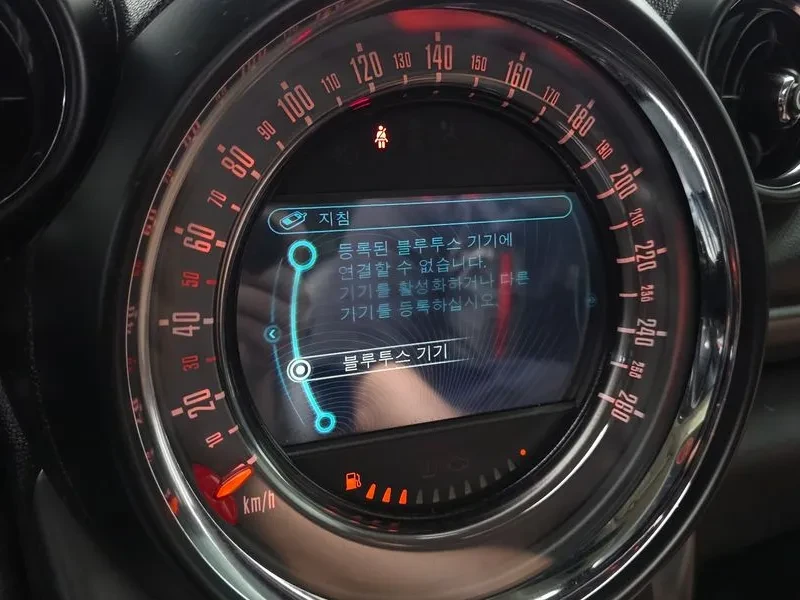 Mini Countryman 2.0D, снимка 14 - Автомобили и джипове - 56324819