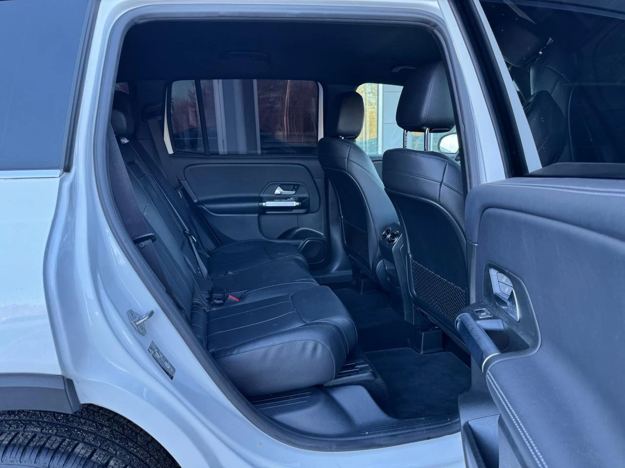 Mercedes-Benz GLB 250 4MATIC CARPLAY* ПОДГРЕВ* KEYLESS* ДИГ. ТАБЛО - изображение 6