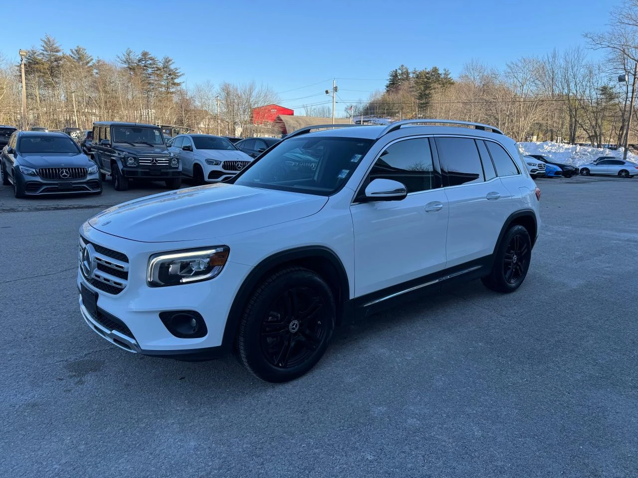 Mercedes-Benz GLB 250 4MATIC CARPLAY* ПОДГРЕВ* KEYLESS* ДИГ. ТАБЛО - изображение 2