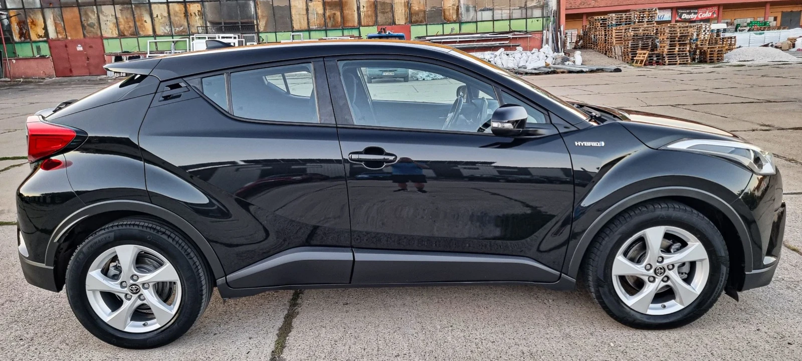 Toyota C-HR 1.8 Hybrid Dynamic - изображение 5