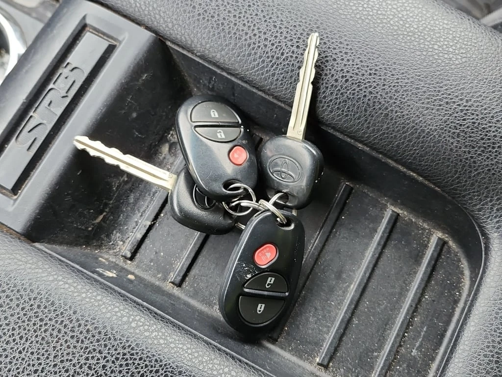 Toyota Tundra * SR5 PLUS CREW CAB STD BED * CARFAX * ��� ������� | Mobile.bg � ����������� 8