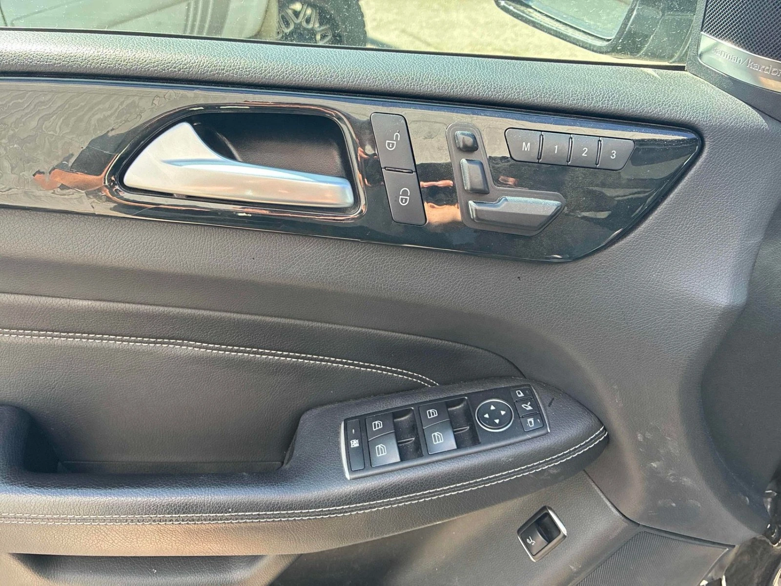 Mercedes-Benz ML AMG* KEYLESS* ПОДГРЕВ* КАМЕРА, снимка 13 - Автомобили и джипове - 54292330