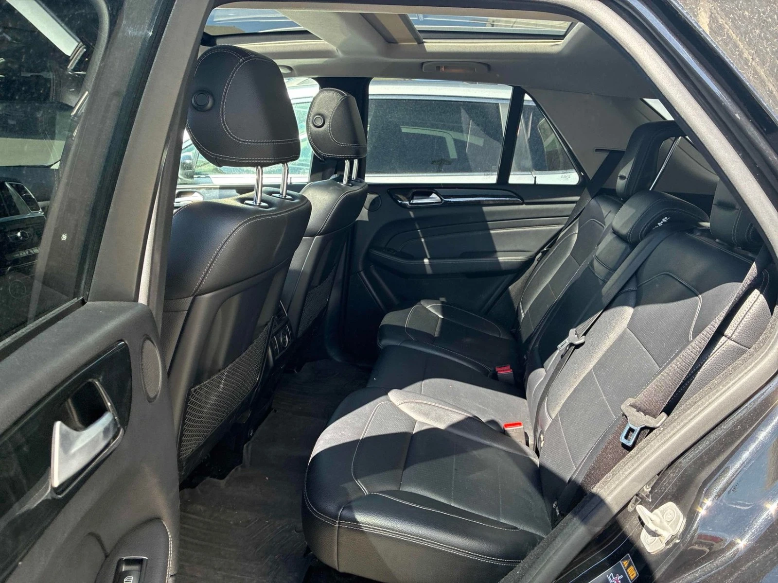 Mercedes-Benz ML AMG* KEYLESS* ПОДГРЕВ* КАМЕРА, снимка 8 - Автомобили и джипове - 54292330