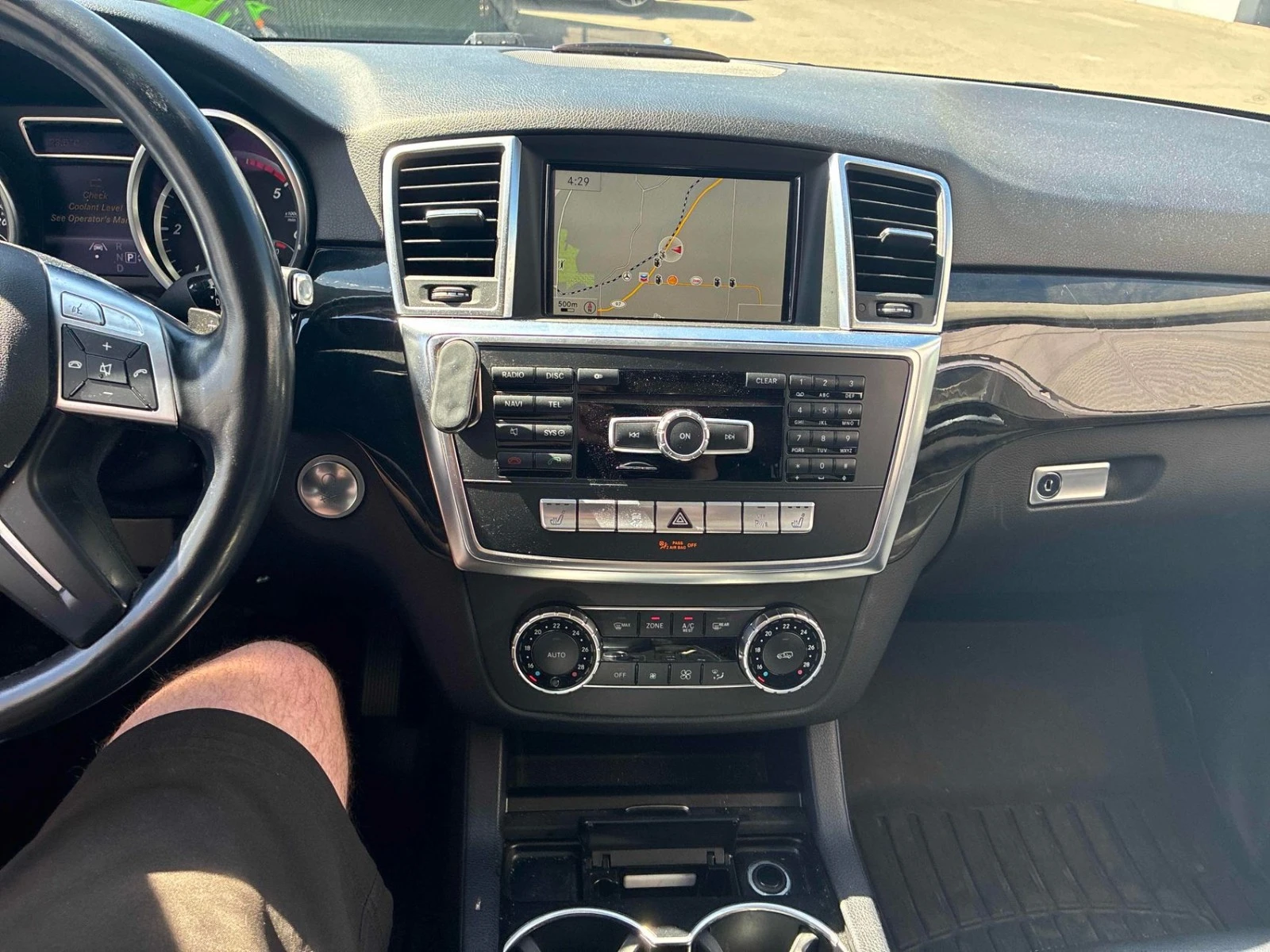 Mercedes-Benz ML AMG* KEYLESS* ПОДГРЕВ* КАМЕРА, снимка 10 - Автомобили и джипове - 54292330