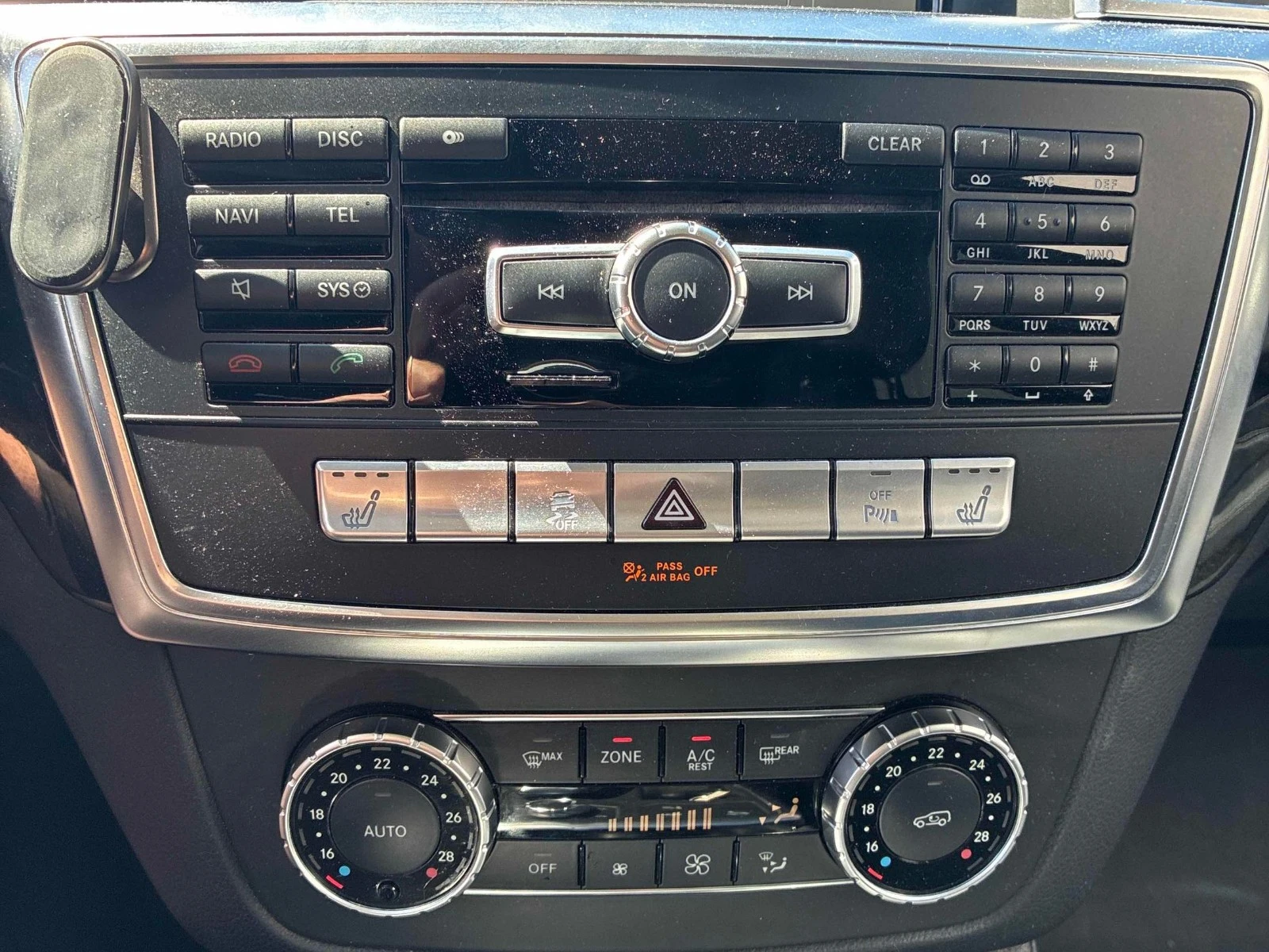 Mercedes-Benz ML AMG* KEYLESS* ПОДГРЕВ* КАМЕРА, снимка 11 - Автомобили и джипове - 54292330