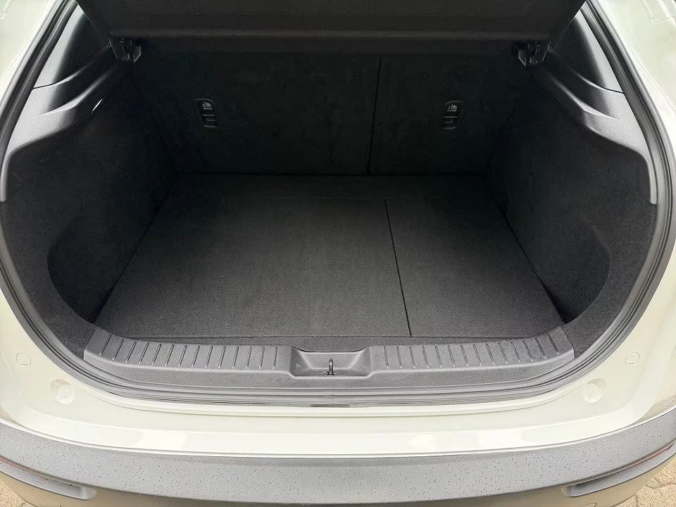 Mazda CX-30 e-SKYACTIVE/140HP/MHEV/CAM/HUD/KLESS/CPLAY/459q, снимка 15 - Автомобили и джипове - 55048100
