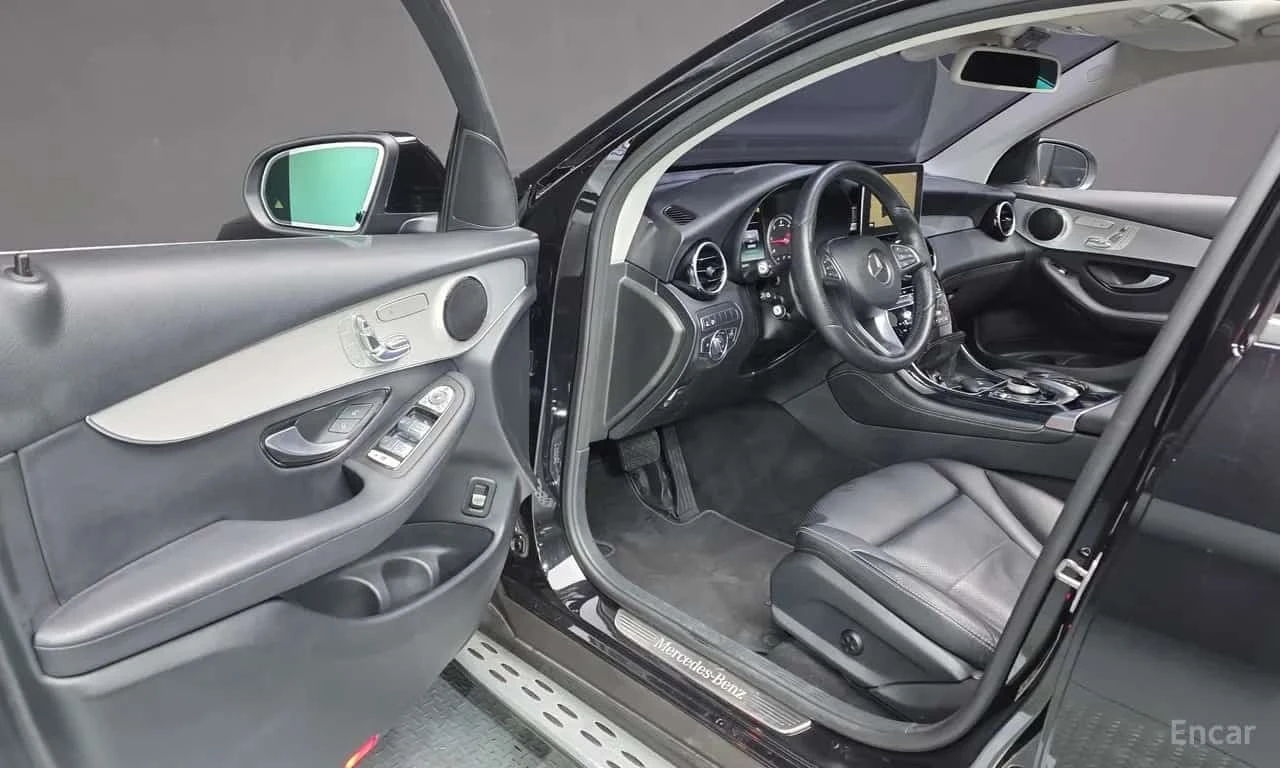 Mercedes-Benz GLC 220 * GLC220 d 4MATIC Premium Coupe * ЦЕНА ДО БГ, снимка 5 - Автомобили и джипове - 55750965