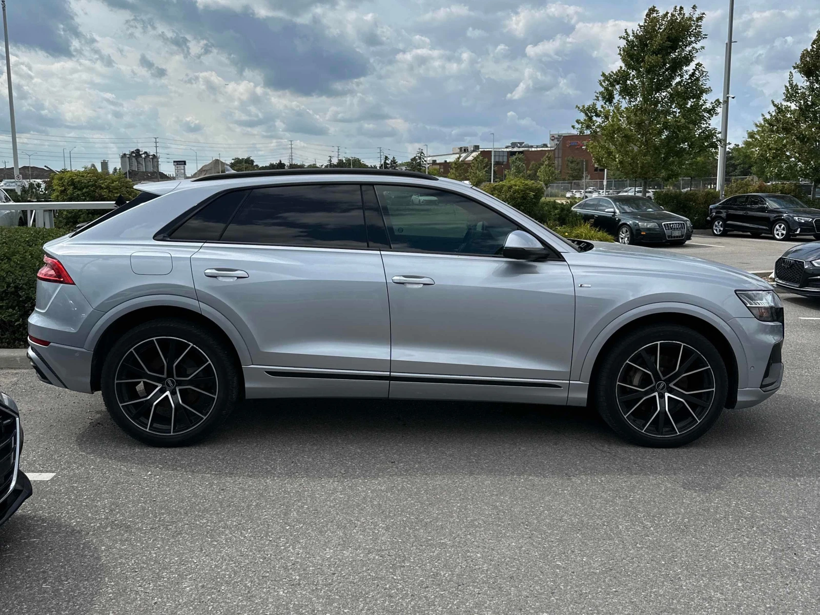 Audi Q8 * Technik * CARFAX * ОПЦИЯ ЗА ФИНАНСИРАНЕ, снимка 15 - Автомобили и джипове - 55879696
