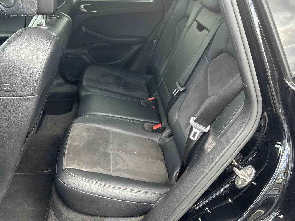 Porsche Macan * CARFAX* ОПЦИЯ ЗА ФИНАНСИРАНЕ* , снимка 11 - Автомобили и джипове - 56073825