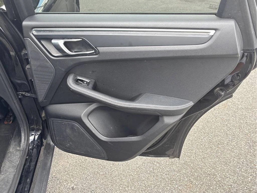 Porsche Macan * CARFAX* ОПЦИЯ ЗА ФИНАНСИРАНЕ* , снимка 9 - Автомобили и джипове - 56073825