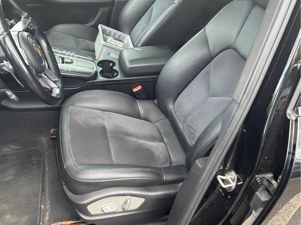Porsche Macan * CARFAX* ОПЦИЯ ЗА ФИНАНСИРАНЕ* , снимка 8 - Автомобили и джипове - 56073825
