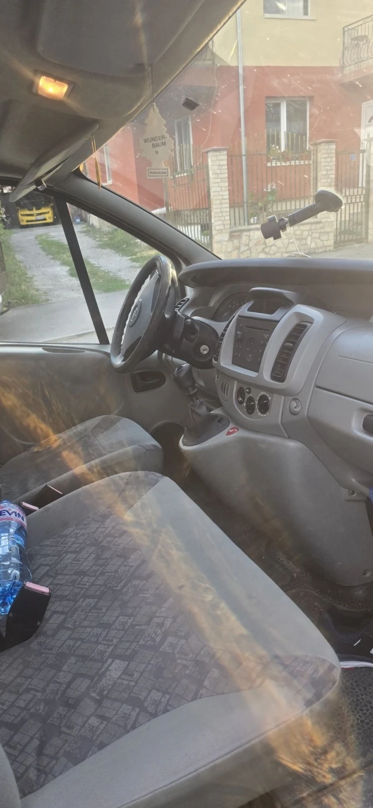 Opel Vivaro, снимка 3 - Бусове и автобуси - 46803599