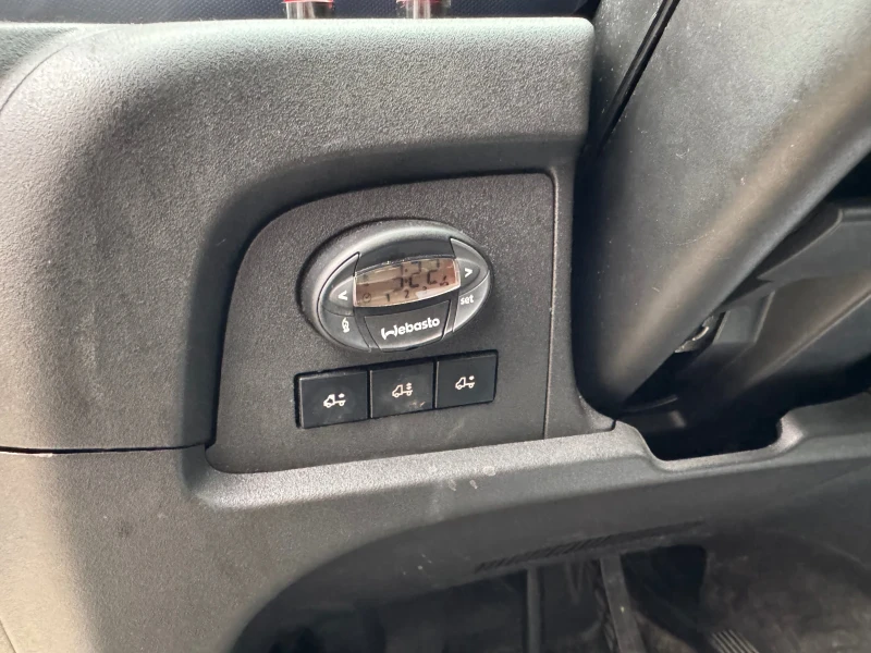 Iveco Daily 70C18* Euro6* Хладилен+ Ток* Климатик* Падащ борд, снимка 4 - Камиони - 52882478