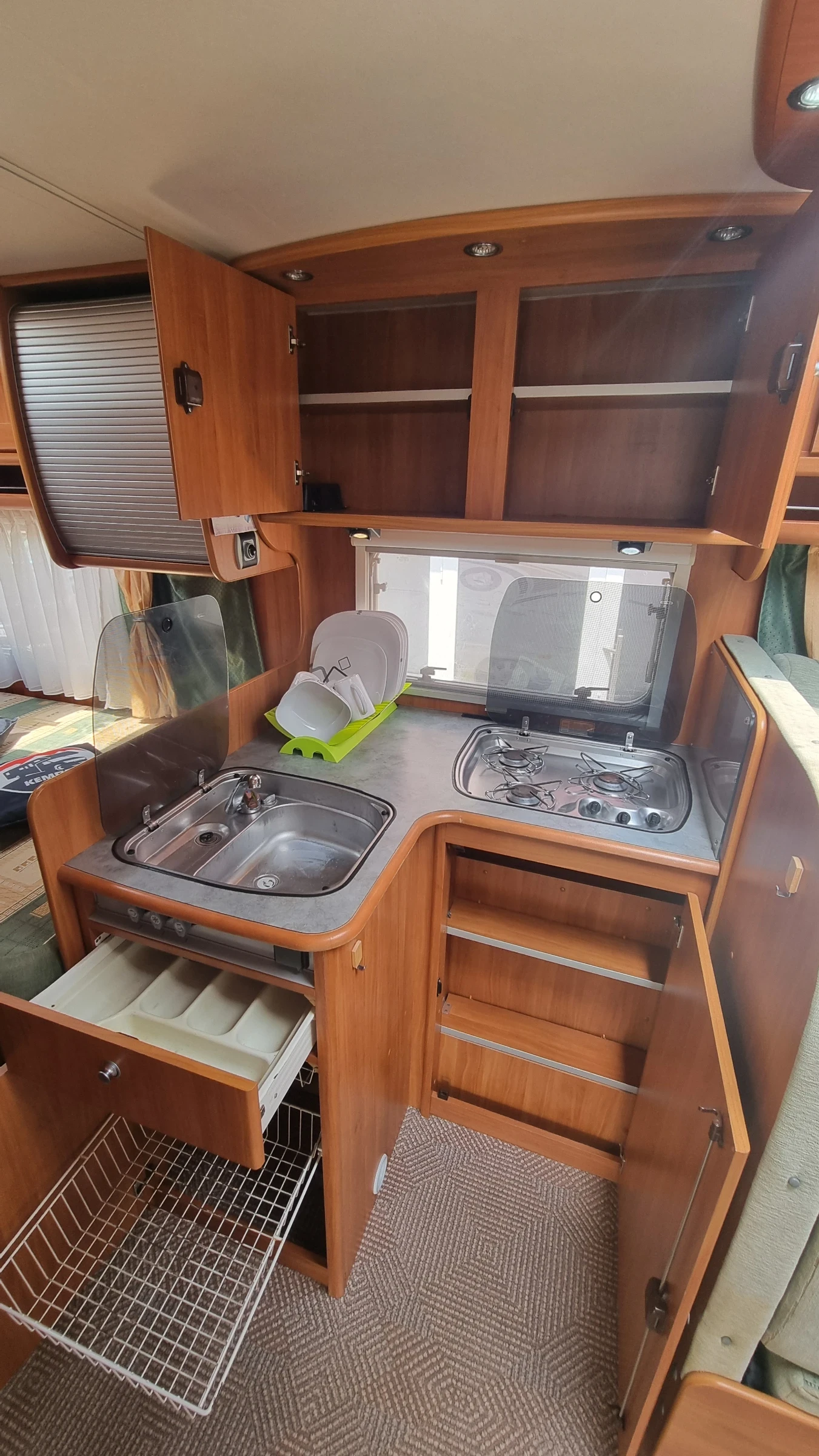 Кемпер Dethleffs GLOBEROTTER 660 2.8JTD - изображение 10