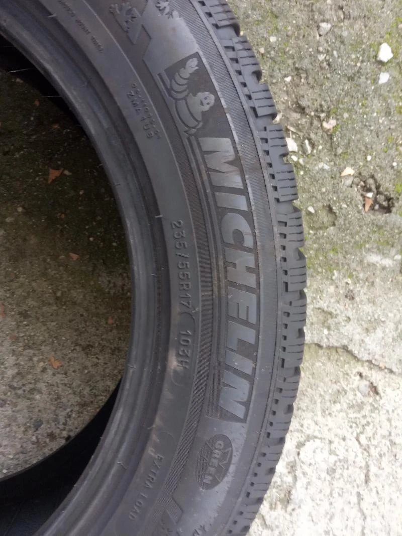 Гуми Зимни 235/55R17, снимка 7 - Гуми и джанти - 40098096