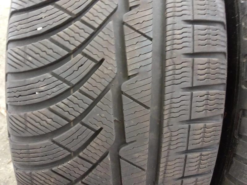 Гуми Зимни 235/55R17, снимка 3 - Гуми и джанти - 40098096