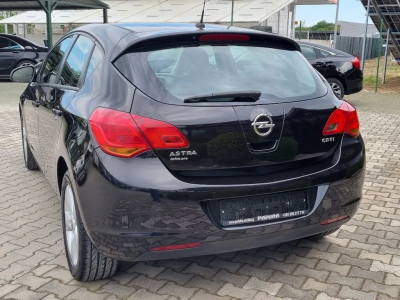 Opel Astra 1.7cdti 110к.с., снимка 9 - Автомобили и джипове - 40641966