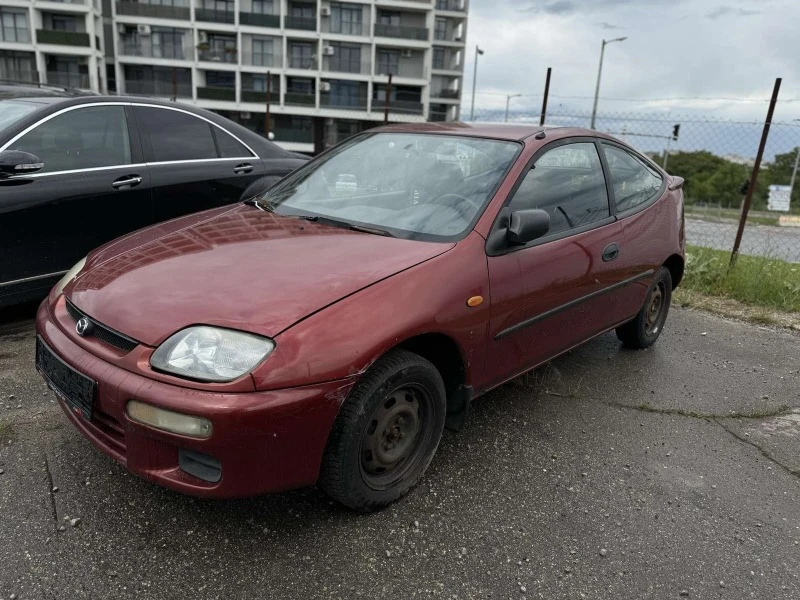 Mazda 323 1.3, снимка 2 - Автомобили и джипове - 45717540