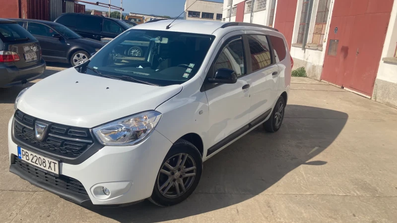 Dacia Lodgy 1.5dci, снимка 3 - Автомобили и джипове - 46891257