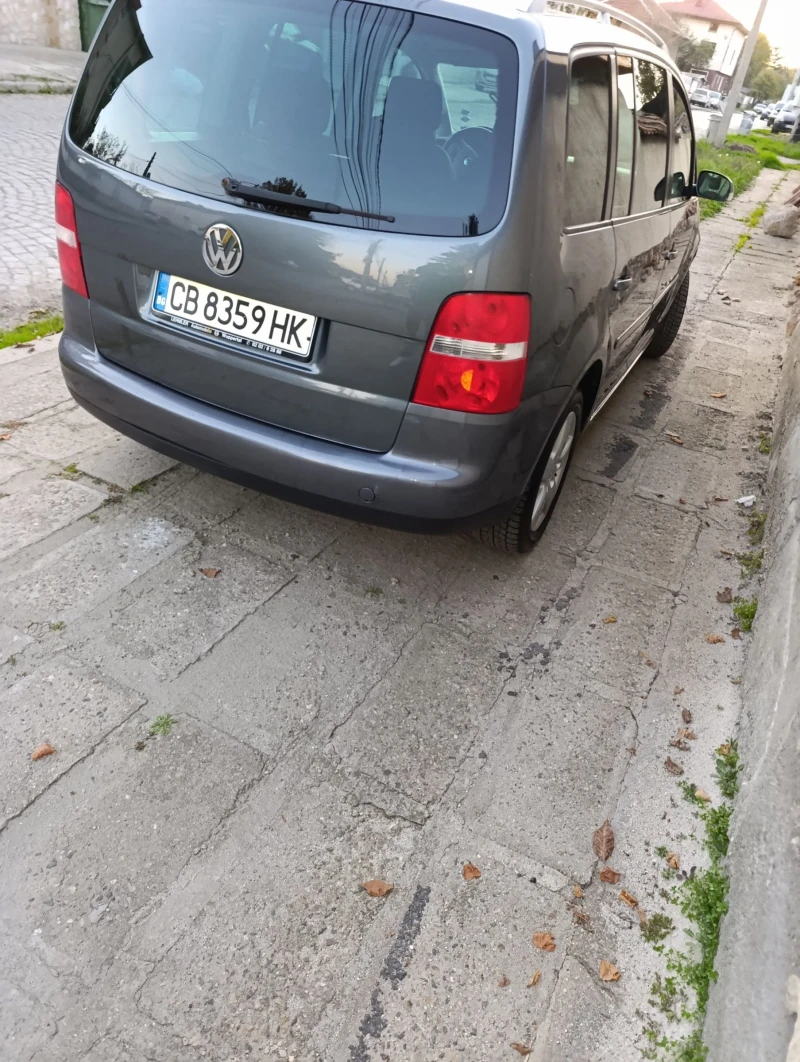 VW Touran 2.0 FSI, снимка 3 - Автомобили и джипове - 47737996