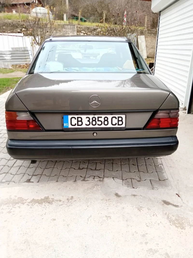 Mercedes-Benz 124 2.0, снимка 3 - Автомобили и джипове - 48357290