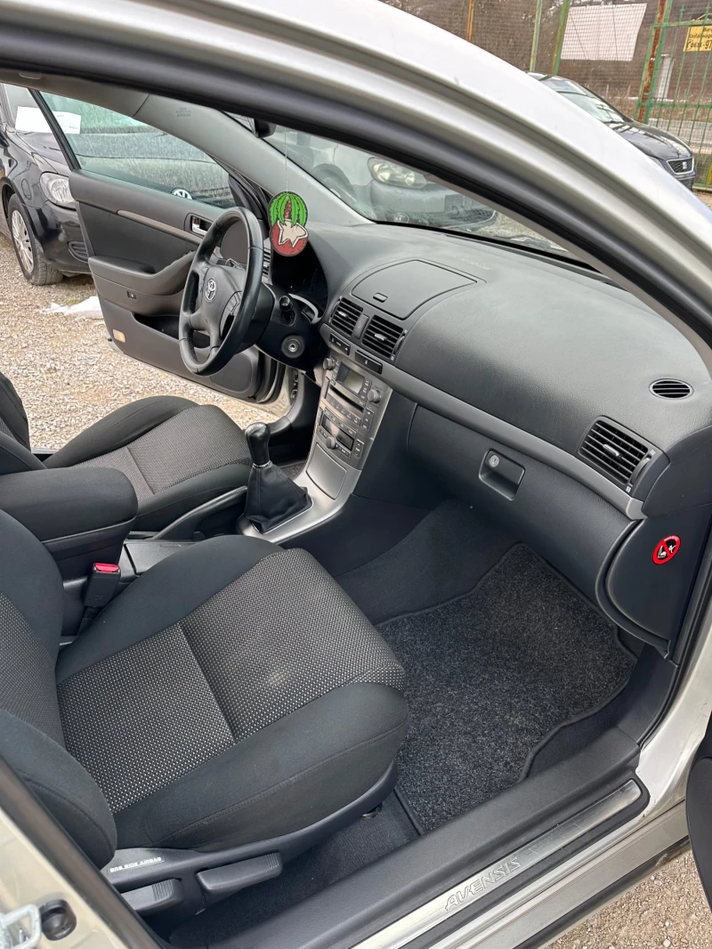 Toyota Avensis 1.8 I. Facelift. Седан, снимка 13 - Автомобили и джипове - 48558205