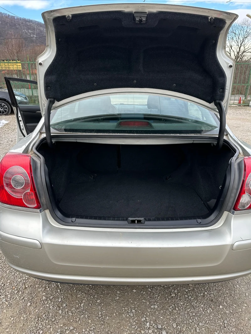 Toyota Avensis 1.8 I. Facelift. Седан, снимка 11 - Автомобили и джипове - 48558205