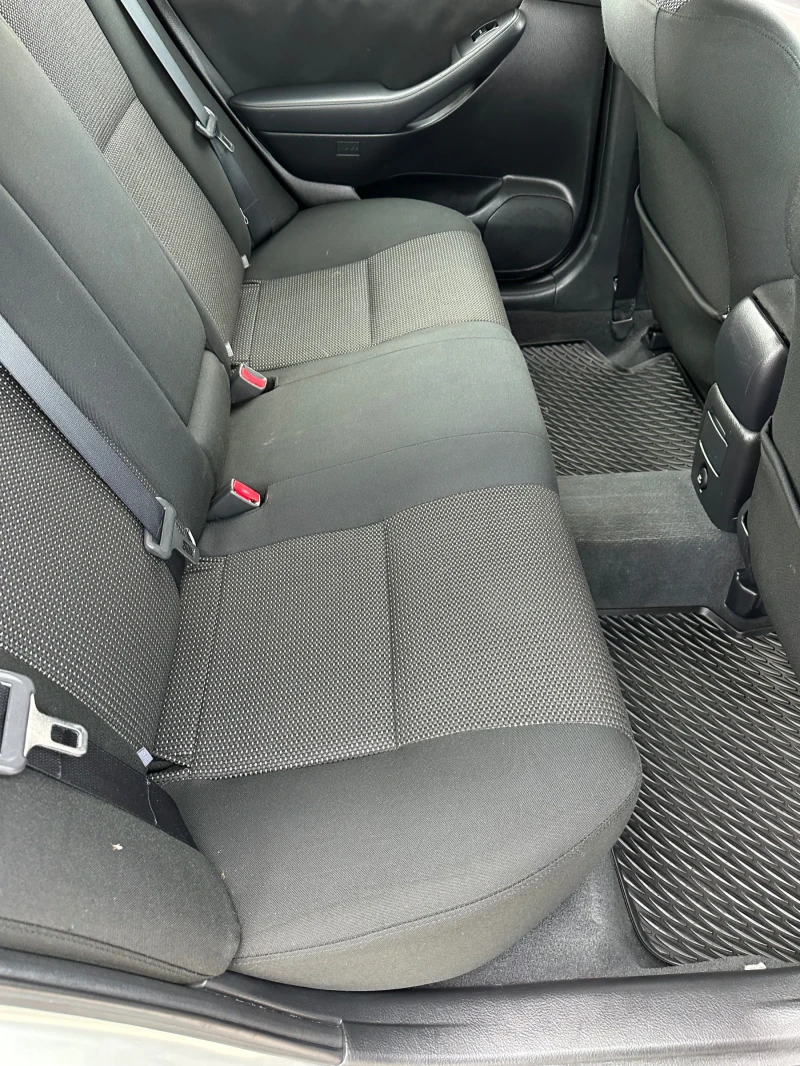 Toyota Avensis 1.8 I. Facelift. Седан, снимка 12 - Автомобили и джипове - 48558205