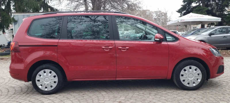 VW Sharan 2.0 TDI * FACELIFT* * AVTOMAT* * NAVI* * ШВЕЙЦАРИЯ, снимка 4 - Автомобили и джипове - 49625212