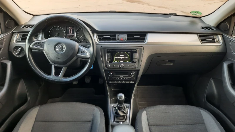 Skoda Rapid 1.6TDI Navi Xenon, снимка 9 - Автомобили и джипове - 52541182