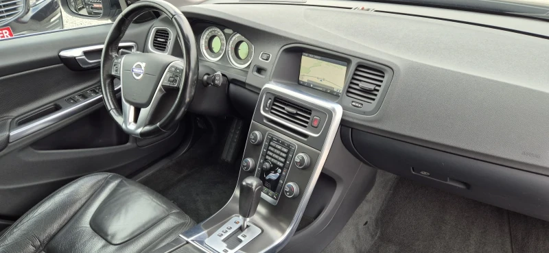 Volvo V60 2.4D5-215кс.NAVY, снимка 14 - Автомобили и джипове - 52704800