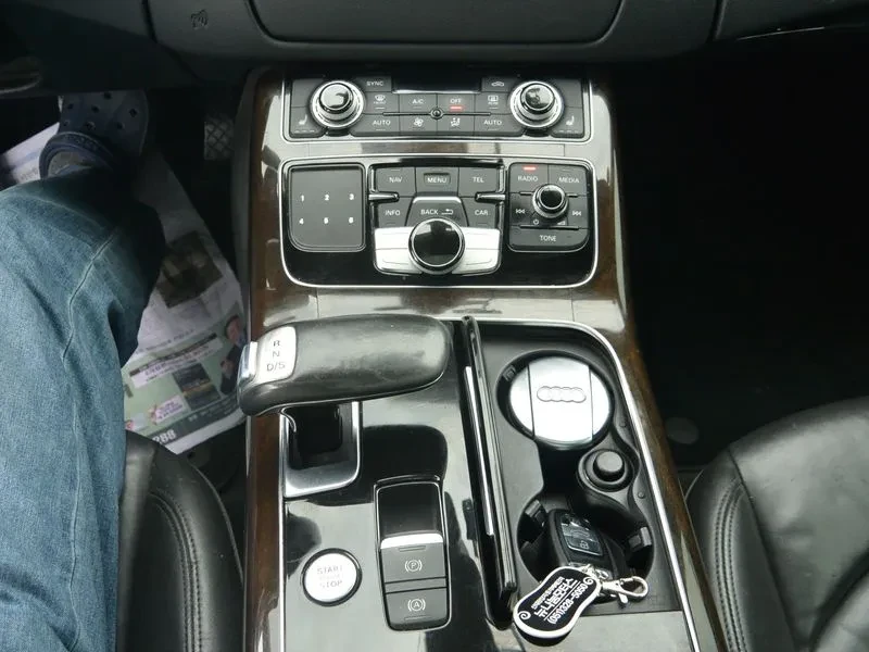Audi A8 3.0 TDI Quattro, снимка 17 - Автомобили и джипове - 55096380