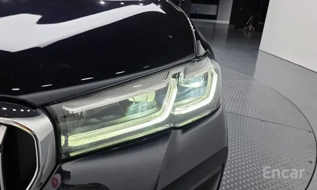 BMW 530 I * M SPORT * HEAD UP * ОБДУХВАНЕ * FACELIFT * , снимка 5 - Автомобили и джипове - 55744427