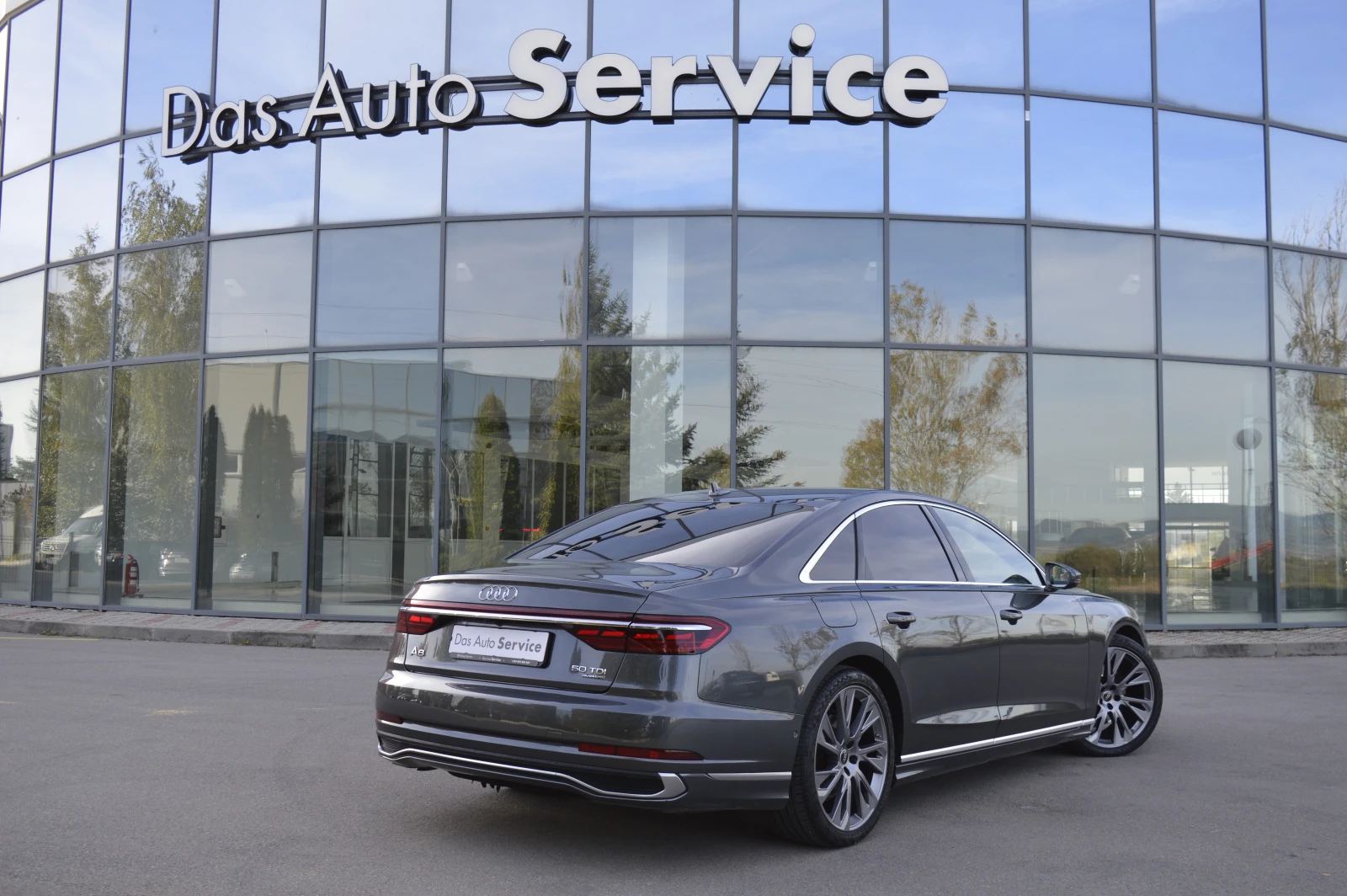 Audi A8 50 TDI quattro S-line 900 Euro / месец  - изображение 2