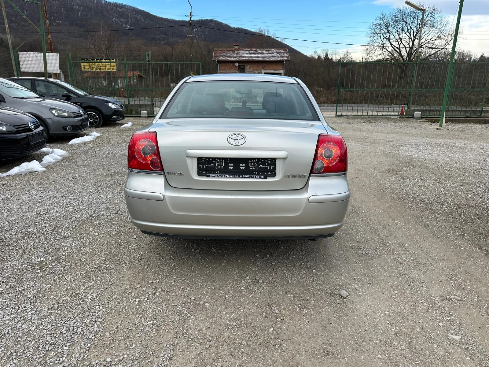 Toyota Avensis 1.8 I. Facelift. Седан - изображение 5