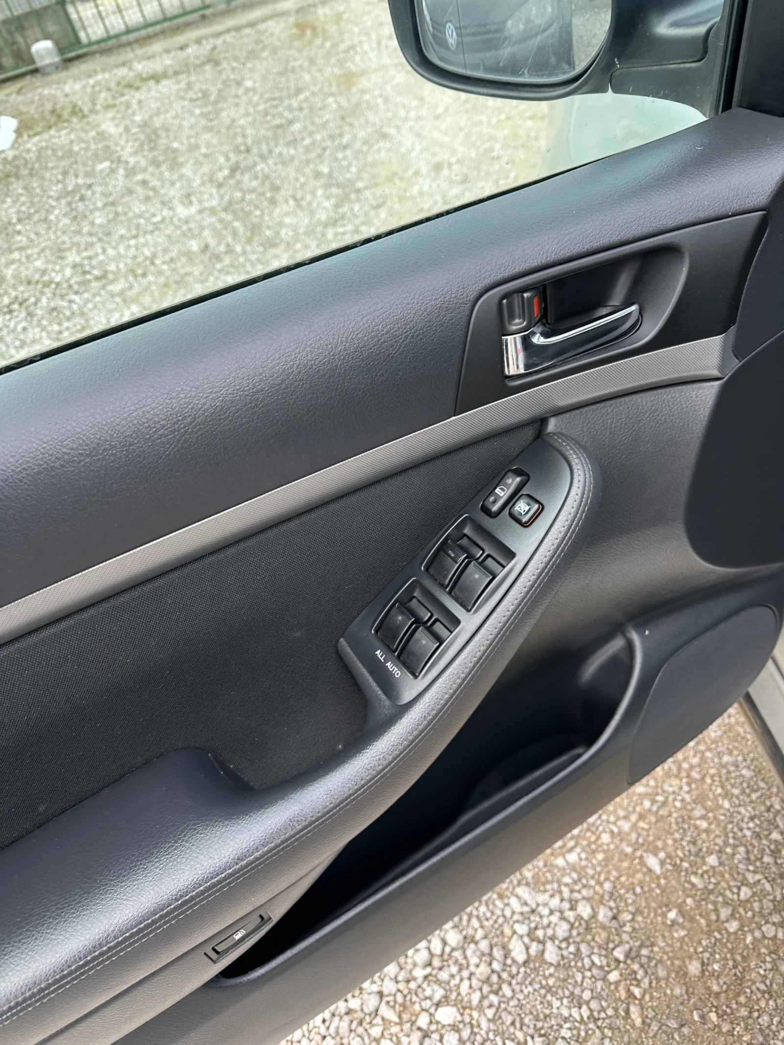 Toyota Avensis 1.8 I. Facelift. Седан - изображение 7