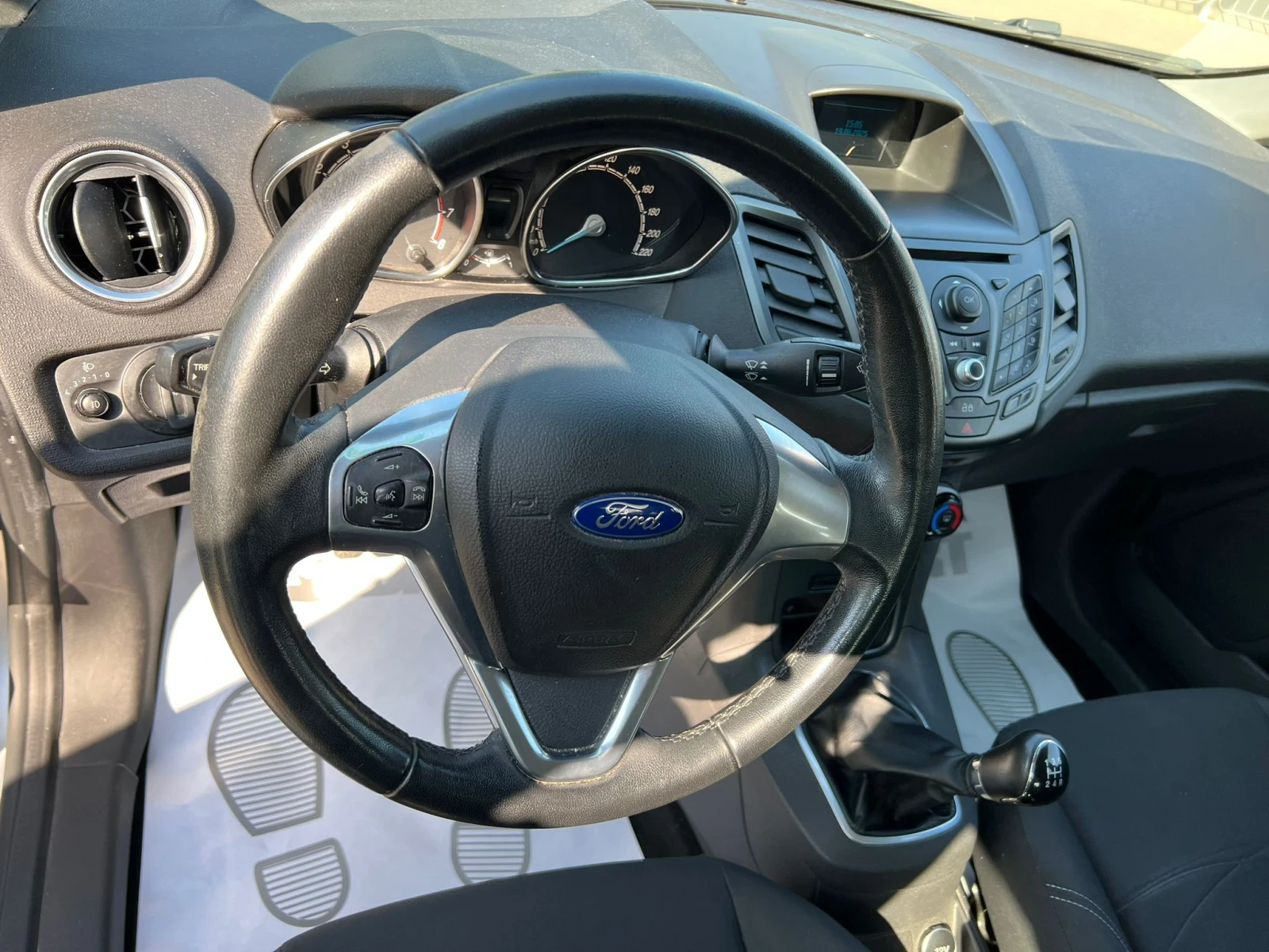 Ford Fiesta 1.2i/EURO.5B - изображение 10