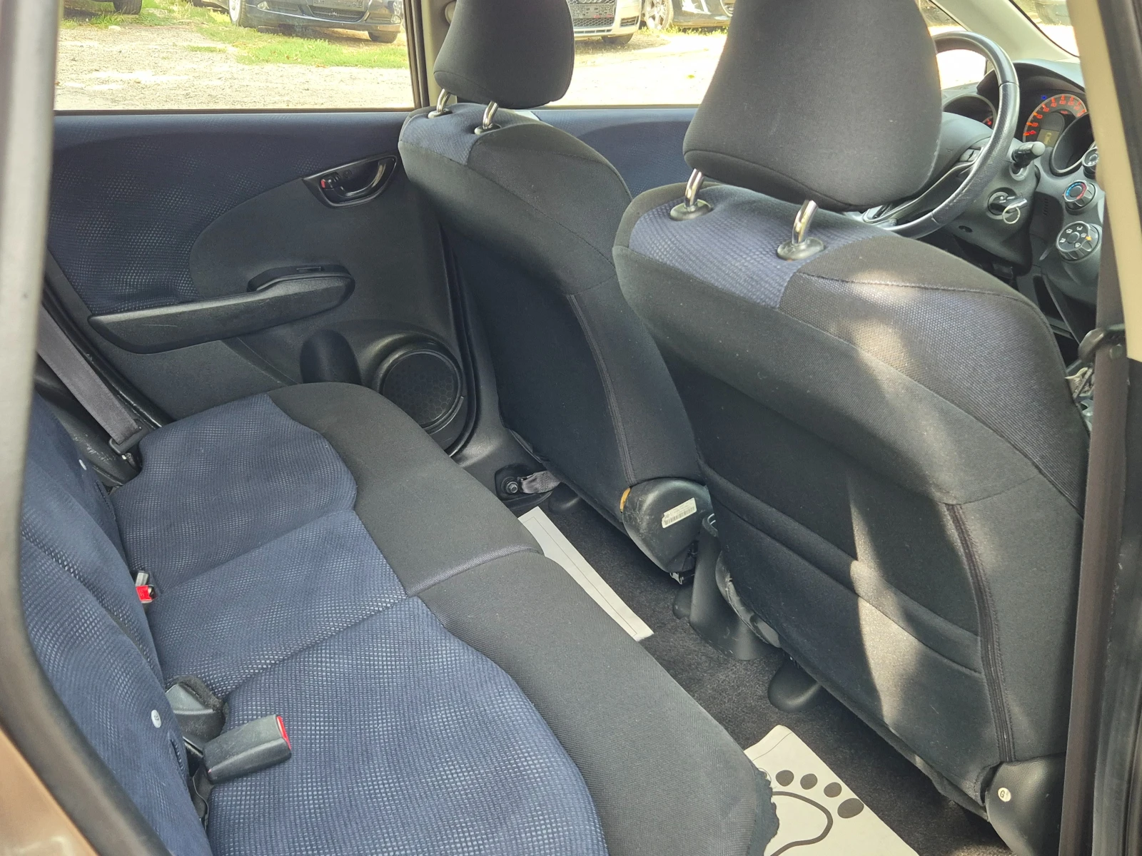 Honda Jazz 1.4i-VTEC ВНОС ОТ ИТАЛИЯ БЕЗ РЪЖДИ И ЗАБЕЛЕЖКИ  - изображение 9