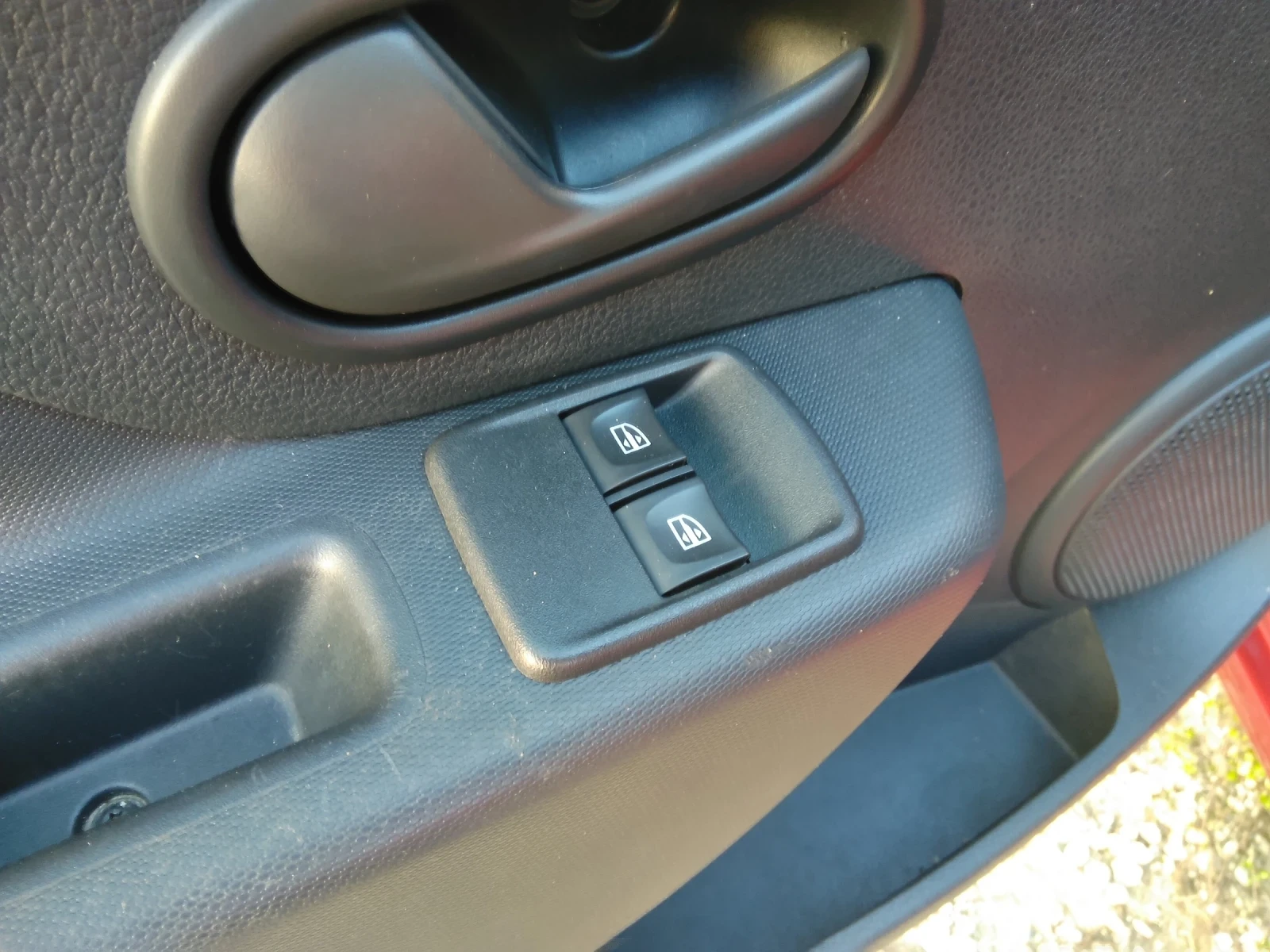 Dacia Sandero 1.0/75 к.с./117 х.км/серв.книжка | Mobile.bg — изображение 13