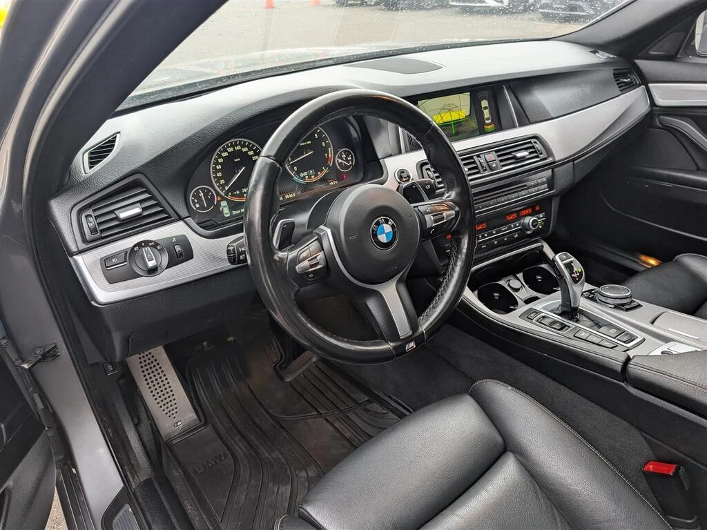 BMW 528 i xDrive * M-pack * PANO * Ел. багажник * Подгрев - изображение 8