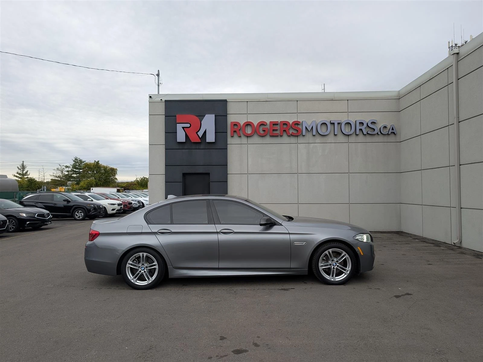 BMW 528 i xDrive * M-pack * PANO * Ел. багажник * Подгрев - изображение 5