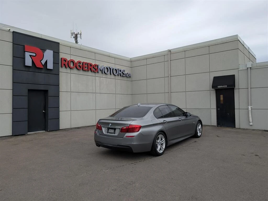 BMW 528 i xDrive * M-pack * PANO * Ел. багажник * Подгрев - изображение 4