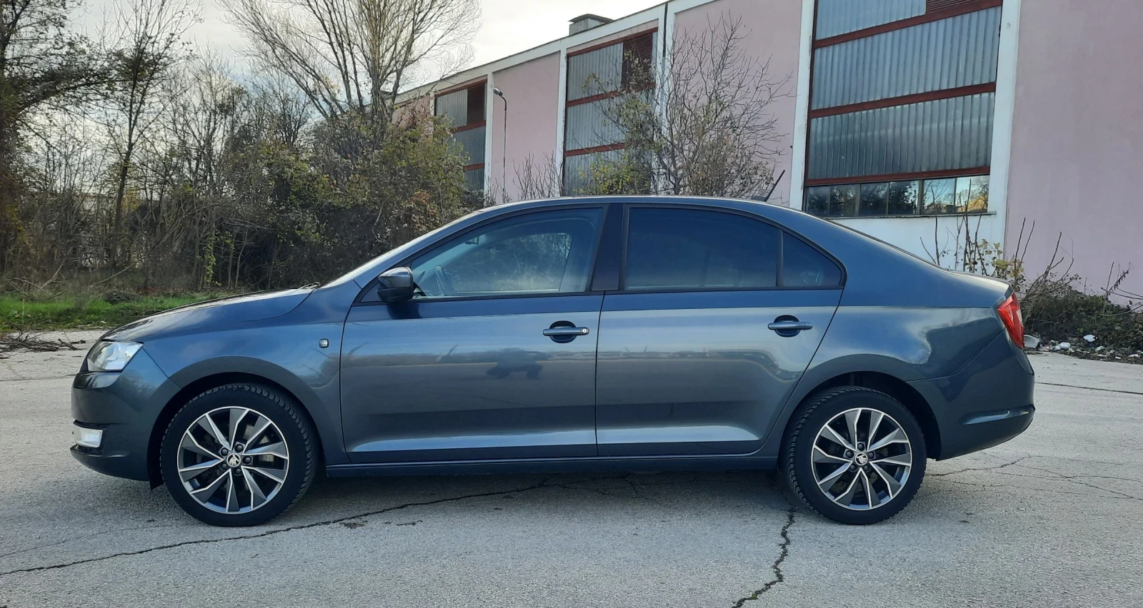 Skoda Rapid 1.6TDI Navi Xenon - изображение 6